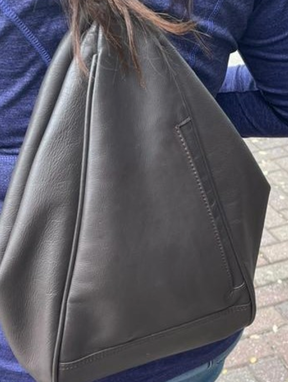 East_Born_Black_Leather_Travel_Bag_Vertical_Pocket