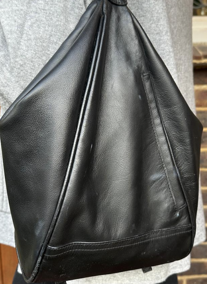 Vertical_Zipper_Travel_Bag_Eastborn_Bags